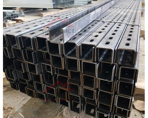 С-образный профиль перфорированный К110 80x40x3000, толщина 2,0 мм, из нержавеющей стали