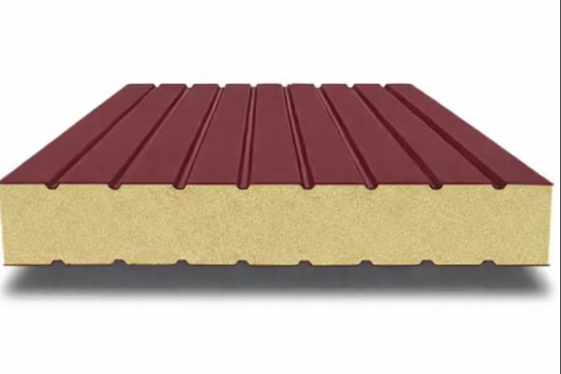 Фото для статьи: беззамковые PIR-панели — общий вид стеновой поверхности (склад/цех)