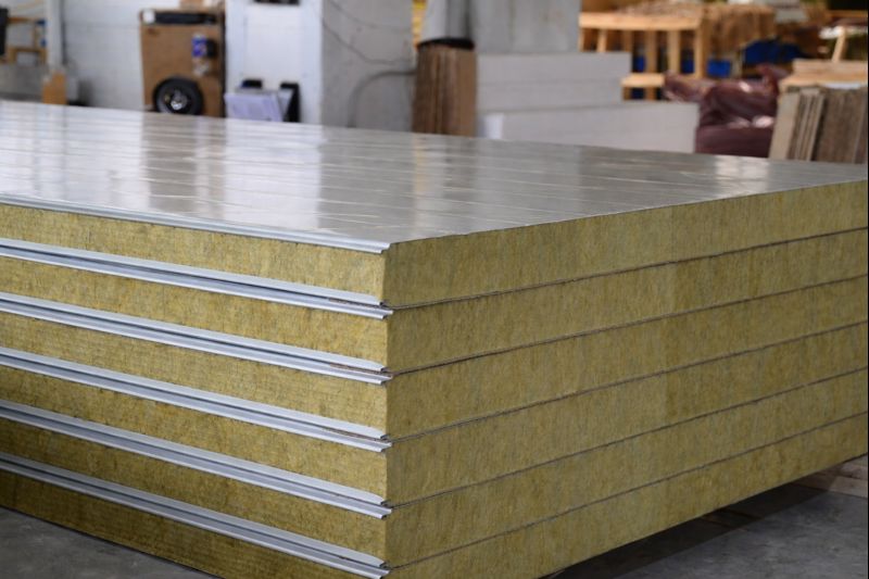 Заглушка изображения — замените на фото объекта с гладкими панелями