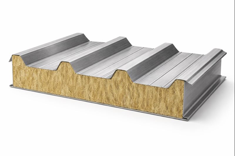 Фото для статьи: кровельные панели из нержавейки — пример поставки и упаковки