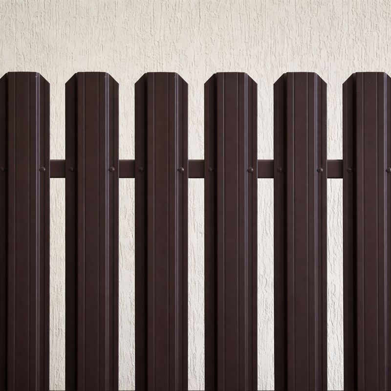 Штакетник П-образный: односторонняя окраска