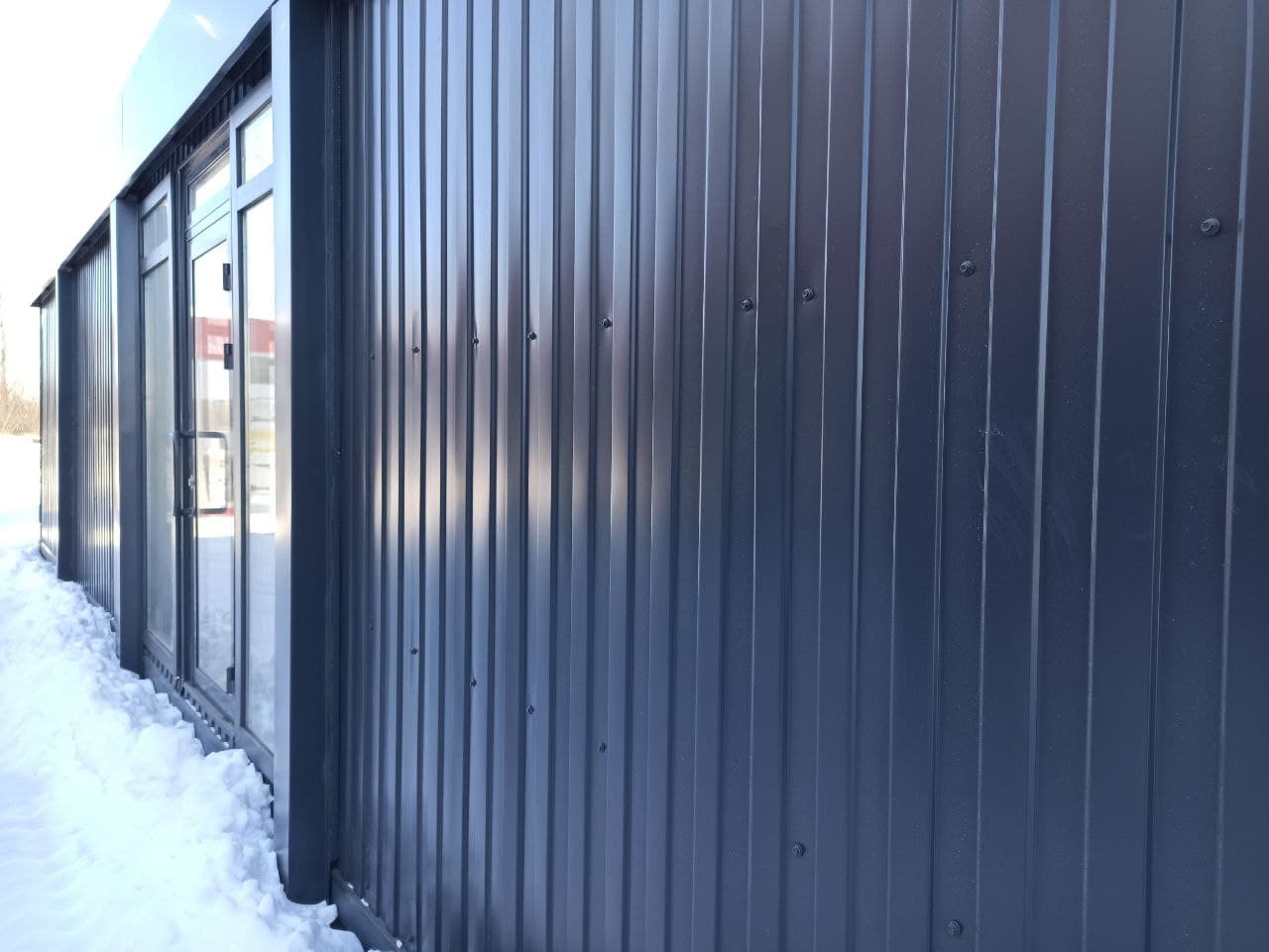 Обработка и монтаж гладкого листа и рулонной стали