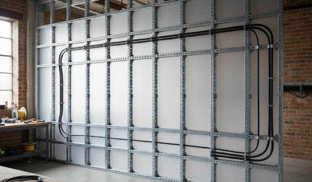 Усиленный перфорированный П-профиль