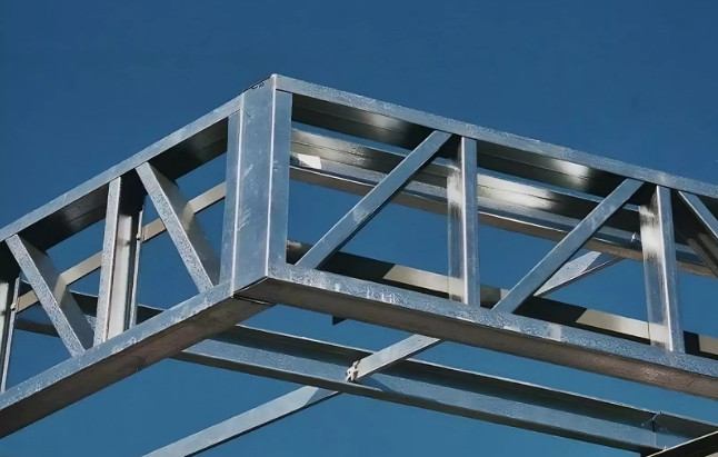 Пример применения: обрамление проёма/край фасада