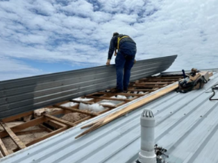 Монтаж кровли из профнастила