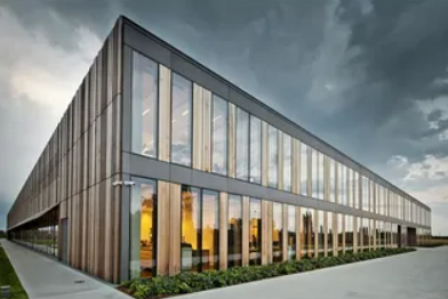 Производственный объект с кровлей из профнастила