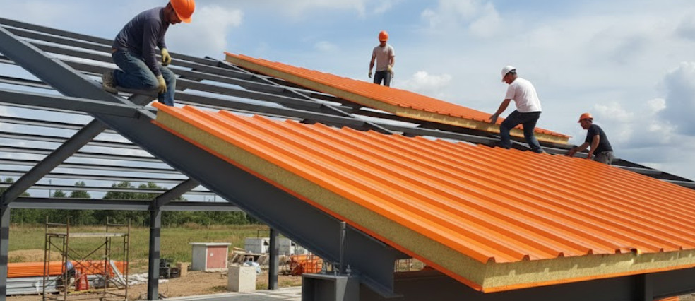 Монтаж кровельных сэндвич панелей