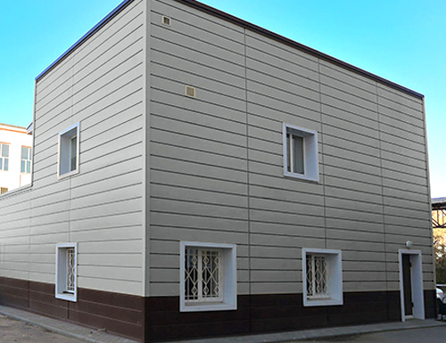 Монтаж линеарных панелей на подсистему