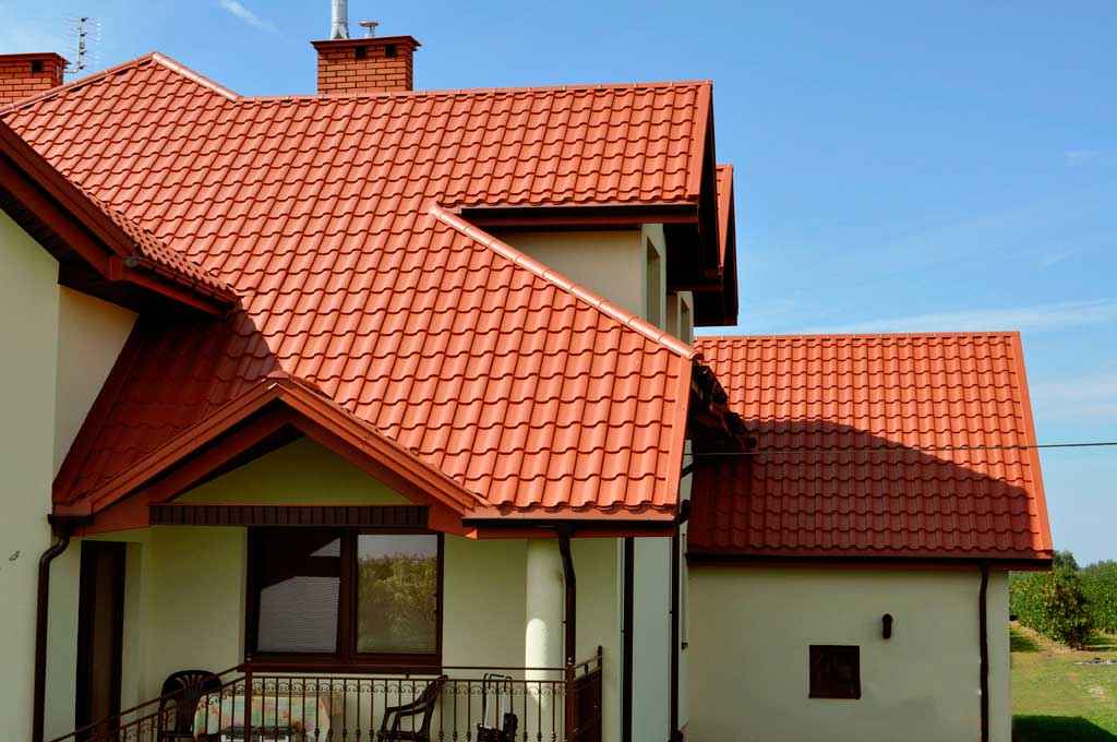 Металлочерепица на коммерческом объекте