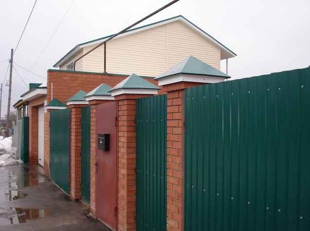 Доборные элементы на фасаде здания