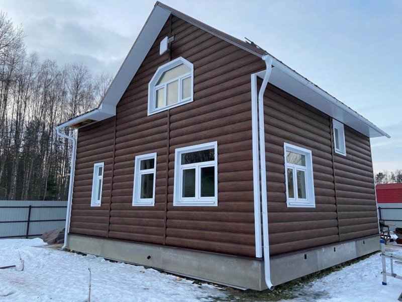 Фасад с доборными элементами для металлосайдинга