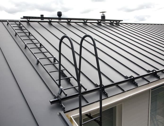 Элементы безопасности кровли — варианты покрытий, цветов и комплектации