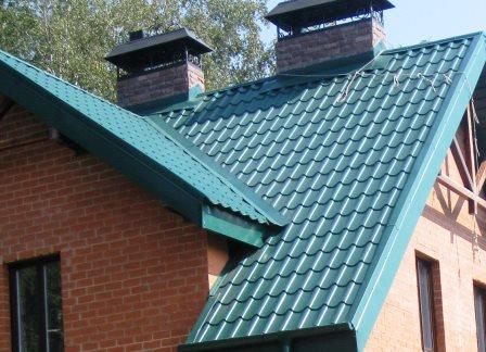 Кровля из металлочерепицы Ламонтерра на частном доме или коттедже