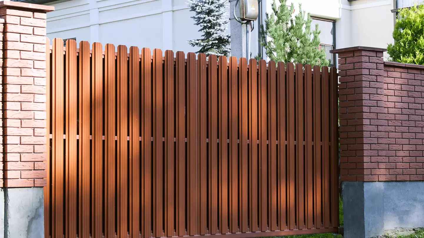 П-образный металлический штакетник