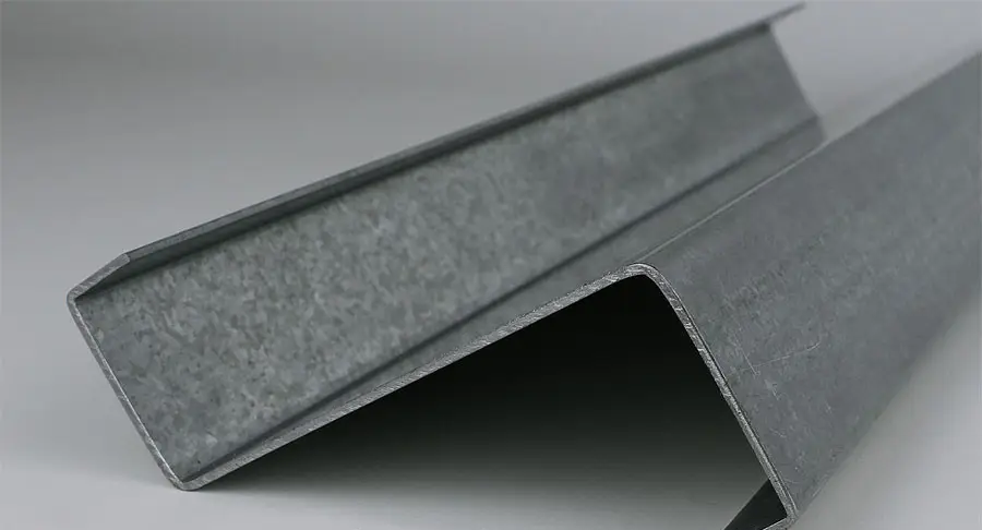 Z-профиль в подсистеме: пример узла крепления (заглушка под фото)