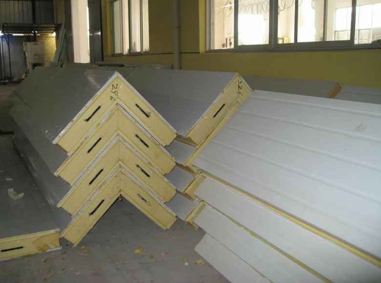 Фото: разгрузка и складирование пачек на объекте