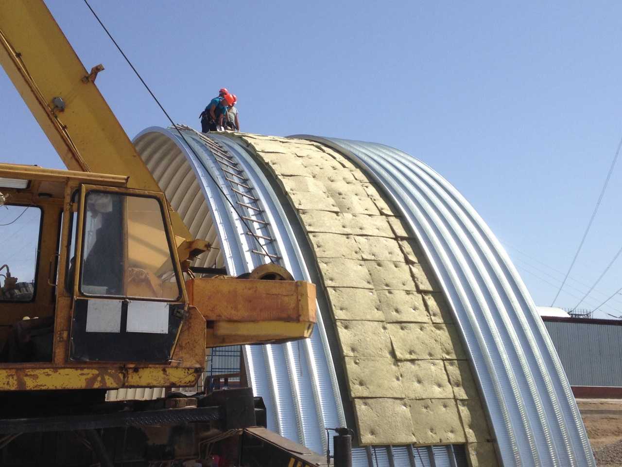 Монтаж арочных сэндвич-панелей