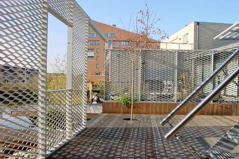 Монтаж перфорированного профлиста