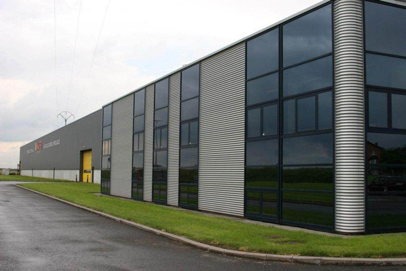 Фасад с перфорированным профнастилом Т50