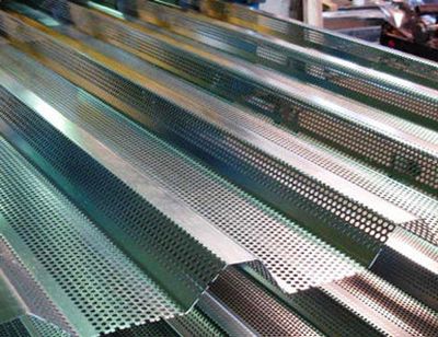 Перфорированный профилированный лист на объекте